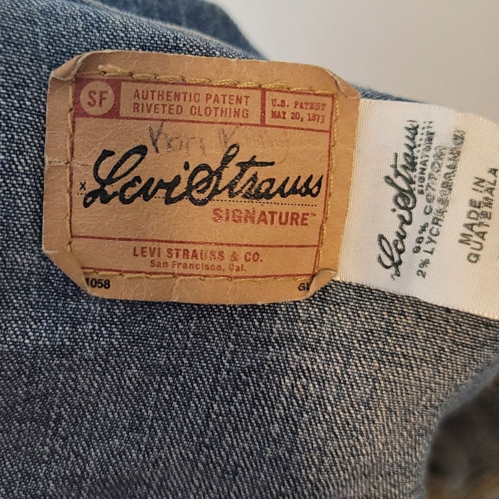 VINTAGE LEVI Trucker Denim Jacket - Picture 11 of 12